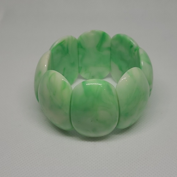 Vintage Jewelry - VINTAGE Classic Acrylic Resin Wide Cuff Stretch Bracelet